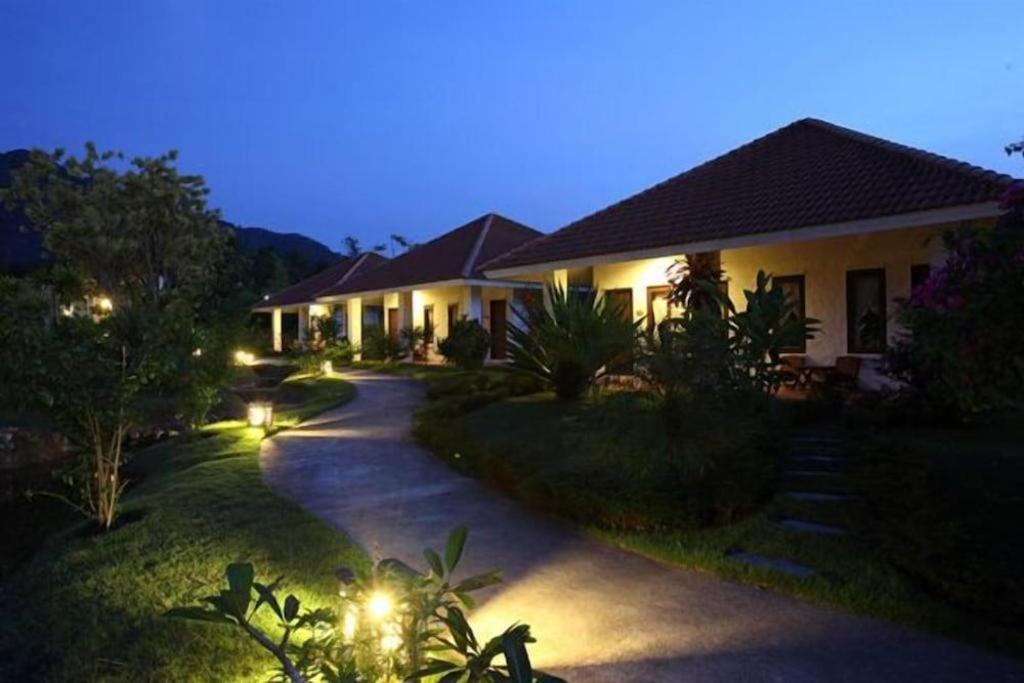 Baan Chuengkao Resort Ranong Exterior foto
